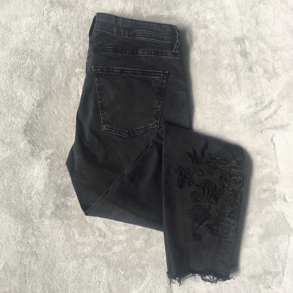 Zara Woman Embroidered Jeans - Picture 3 of 6